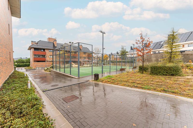 Foto 7ed8646c-f596-4c91-9b89-e15510456a79. Pis amb xemeneia calefacció aparcament piscina a Boadilla del Monte