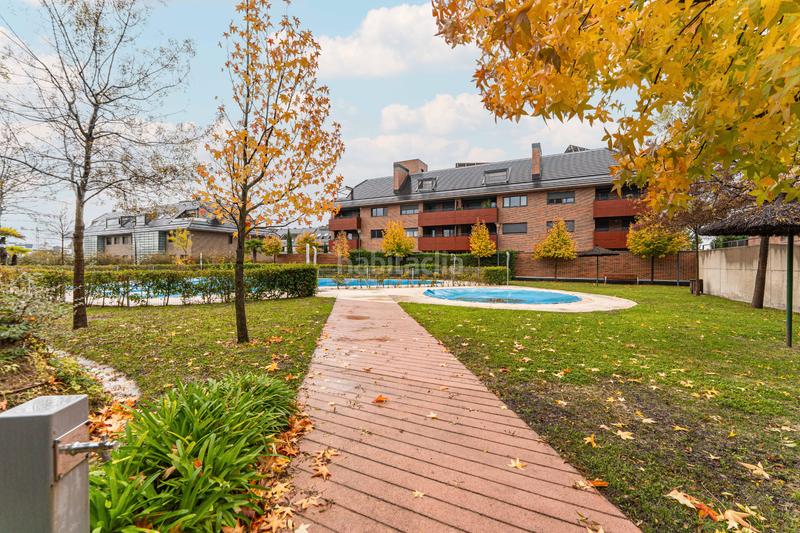 Foto 9b5a3275-9498-4c17-84ec-edeb1f1c0b50. Pis amb xemeneia calefacció aparcament piscina a Boadilla del Monte