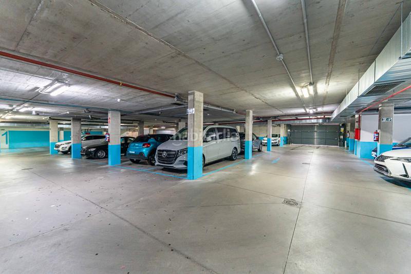 Foto c9731bcf-f5bc-4cff-b612-70683c2cdf47. Pis amb xemeneia calefacció aparcament piscina a Boadilla del Monte