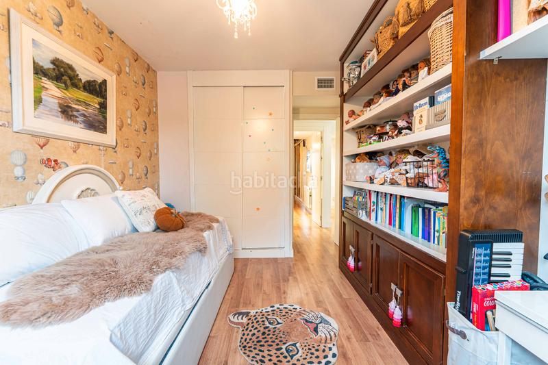 Foto da7e0b4f-1d90-457a-8ff1-8edb4296278d. Pis amb xemeneia calefacció aparcament piscina a Boadilla del Monte