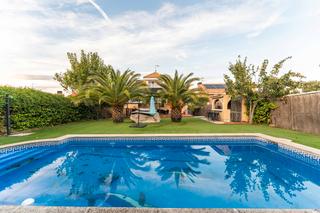 Chalet in Sevilla la Nueva. ¡capital home vende en exclusiva chalet independiente con piscin