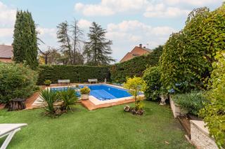 Chalet  Calle de sevilla. Capital home arroyomolinos vende en exclusiva chalet independien