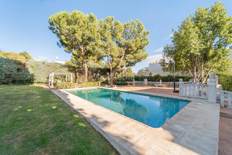 Foto 63ee673a-0bd7-4974-a90d-82f5cac6d5c6. Maison avec parking piscine dans Parque Boadilla Boadilla del Monte