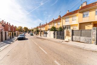 Chalet  Calle de galileo. Inmobiliaria capital home navalcarnero vende en exclusiva chalet