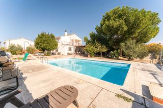 Casa  Calle los guindos. Chalet independiente en venta en calle los guindos , casarrubios