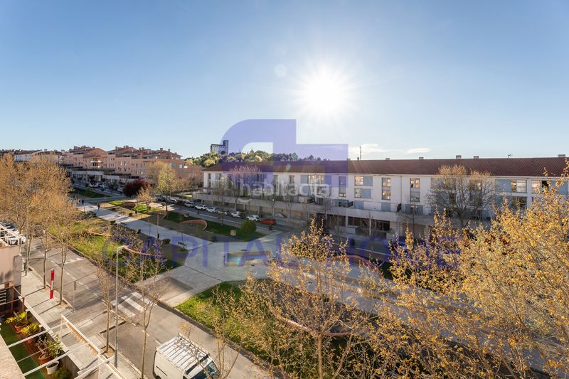 Foto c934228b-5cbe-4599-9e7c-a2a299651d90. Àtic amb calefacció aparcament piscina a La Dehesa - El Pinar Navalcarnero