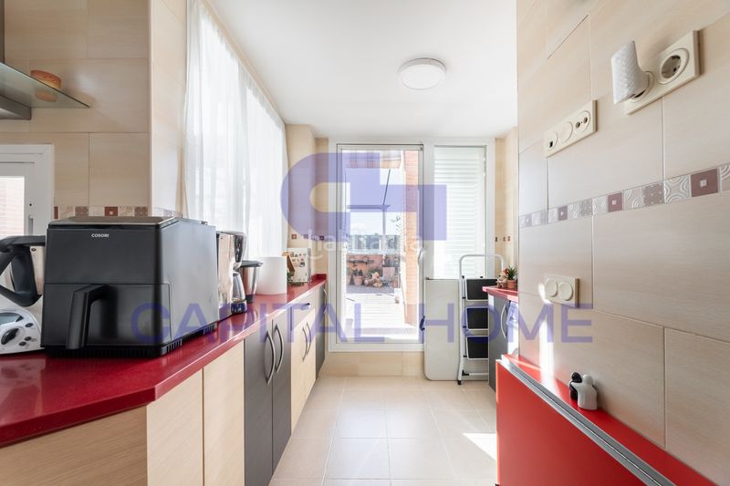 Foto eee0a27c-93b7-47dd-af3f-36acf17af76e. Àtic amb calefacció aparcament piscina a La Dehesa - El Pinar Navalcarnero