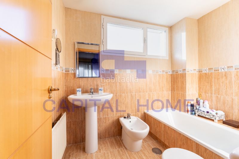 Foto efc0b159-a569-4141-9f55-e730a63ee6cd. Àtic amb calefacció aparcament piscina a La Dehesa - El Pinar Navalcarnero