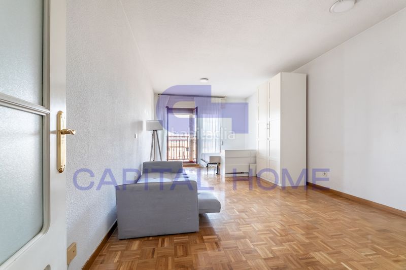 Foto 0a4d40e2-0a2f-4e49-bf57-acfd09e851fd. Estudi a Peñagrande Madrid