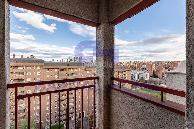 Foto b8bb7bac-0074-4dde-a58f-1e9019e5b711. Estudi a Peñagrande Madrid