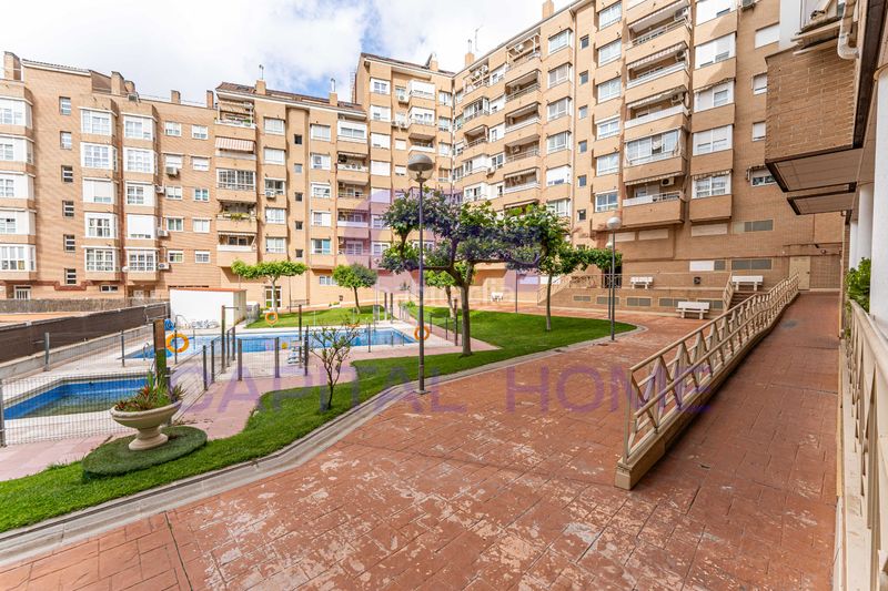 Foto 4d9572a1-afca-405c-a0db-5738b7162236. Duplex avec chauffage parking piscine dans Prado de Santo Domingo Alcorcón
