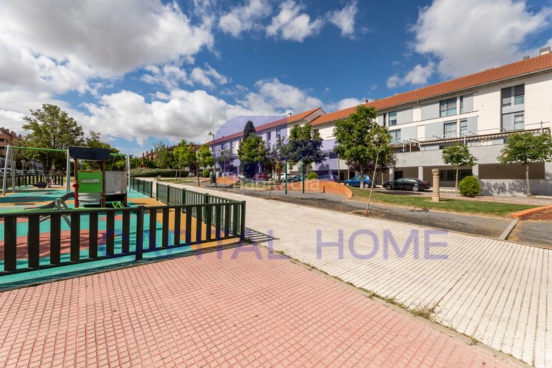 Foto a4f7a4be-4baf-4bed-bc21-3e66084ffa1d. Dúplex amb calefacció aparcament piscina a La Dehesa - El Pinar Navalcarnero