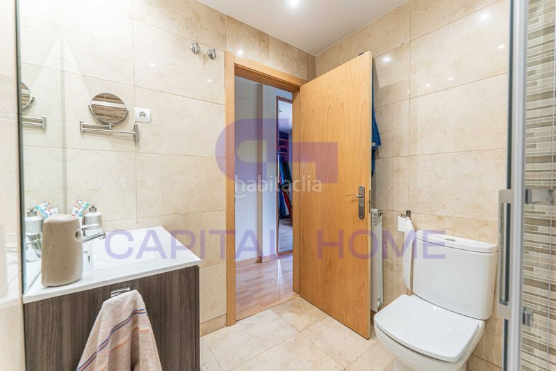 Foto 16928b02-a699-4039-a48b-8ca81ef8b557. Casa aparellada amb calefacció aparcament piscina a Navalcarnero