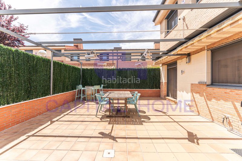 Foto 5e3fe7c1-7094-424e-bbc4-03beb114b7af. Casa aparellada amb calefacció aparcament piscina a Navalcarnero