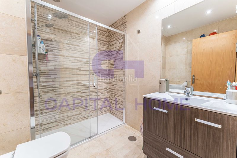Foto bd16e563-2558-41c0-ab55-9b24326009c6. Casa aparellada amb calefacció aparcament piscina a Navalcarnero