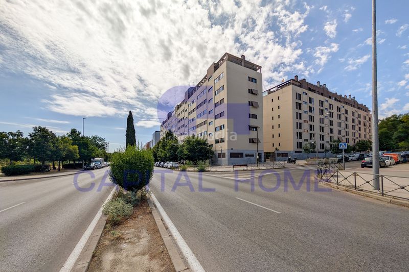Foto efee4c81-ac3d-472a-ae8f-247975e4d4c8. Pis amb calefacció piscina a Cuatro Vientos Madrid
