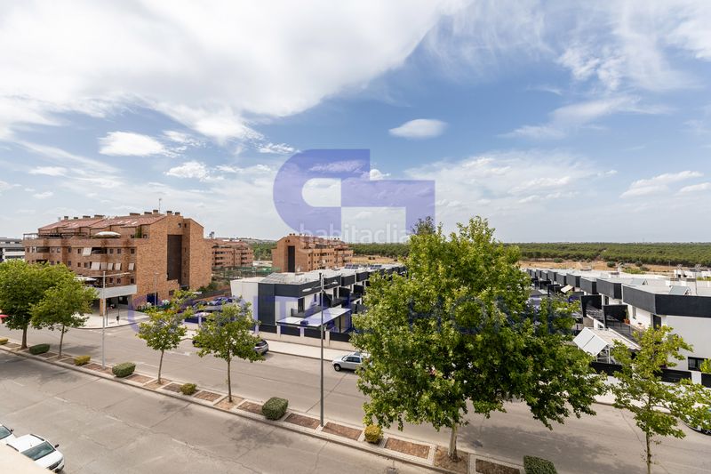 Foto d831d205-234e-490d-8c2d-df988d172fd0. Dúplex amb calefacció aparcament piscina a La Dehesa - El Pinar Navalcarnero