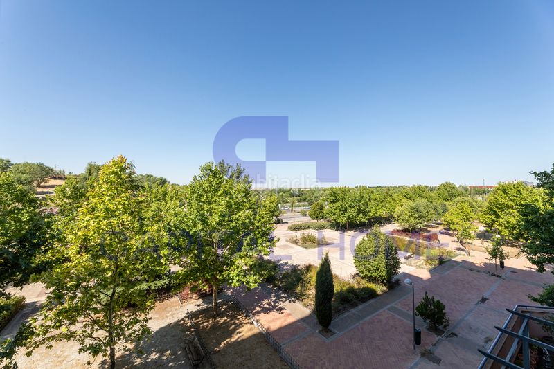 Foto dab4e302-c157-4463-9e23-d4bb2d551ae6. Pis amb calefacció aparcament piscina a Ensanche de Vallecas-La Gavia Madrid