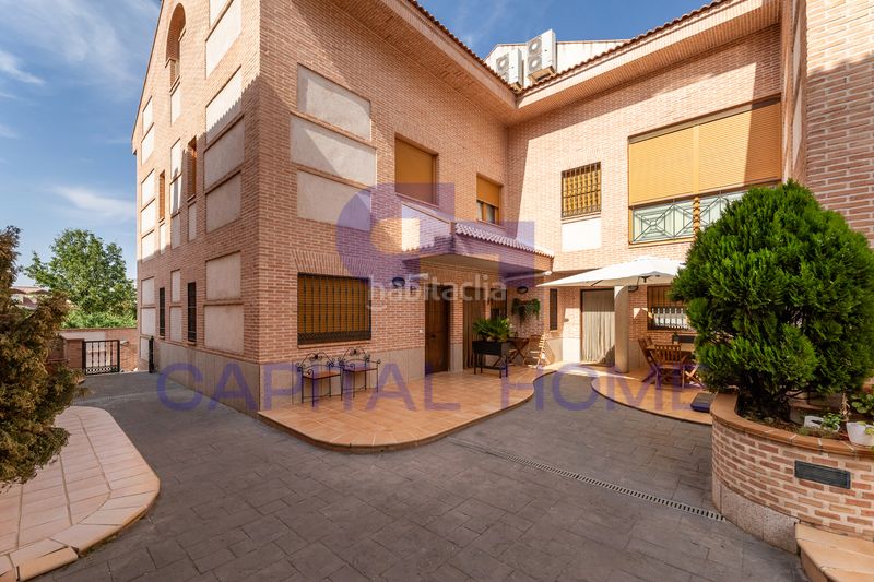 Foto c9eb4872-3760-4c76-af48-67532c50bfc0. Casa adossada amb calefacció piscina a Centro Navalcarnero