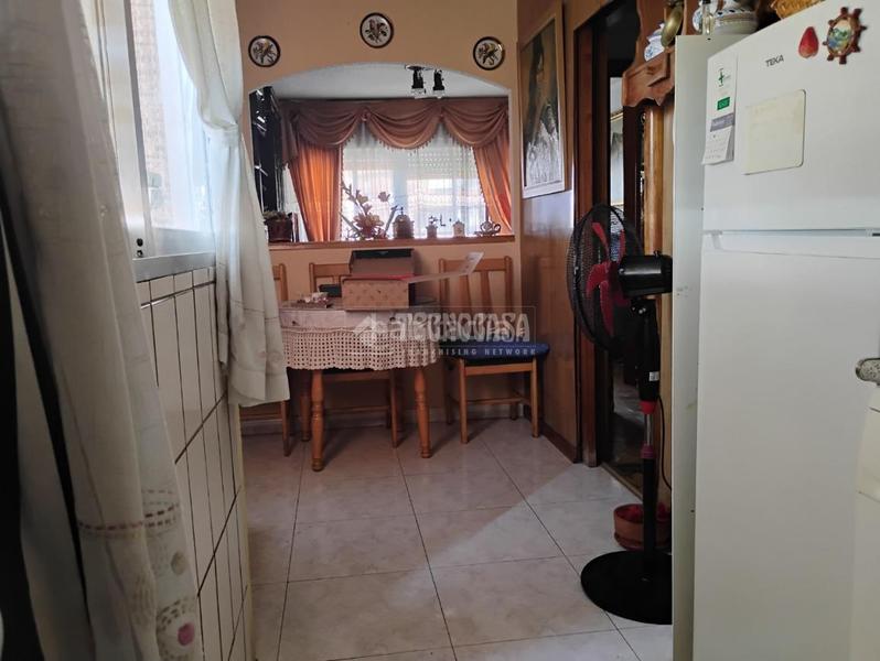 Foto c2a5971f-0b14-4c4f-9372-32c133a2d384. Piso  en venta en Zarzaquemada Leganés