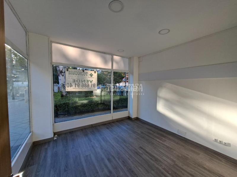 Foto b0f1ac4f-699d-4576-a9f1-a3addde80d40. Local comercial a Zarzaquemada Leganés