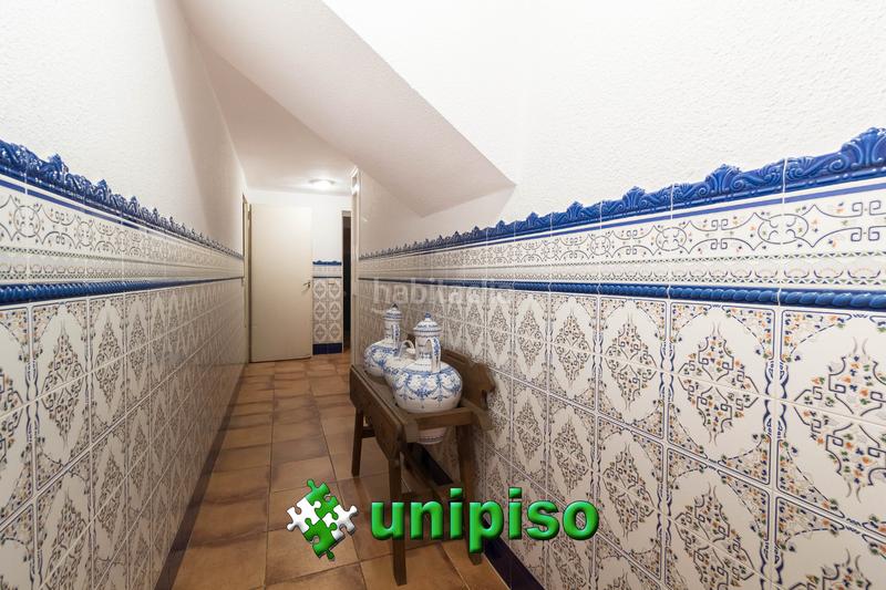 Foto ae87dff8-08b8-496c-a2ed-f5ae347f2027. Casa adossada amb calefacció aparcament piscina a Leganés