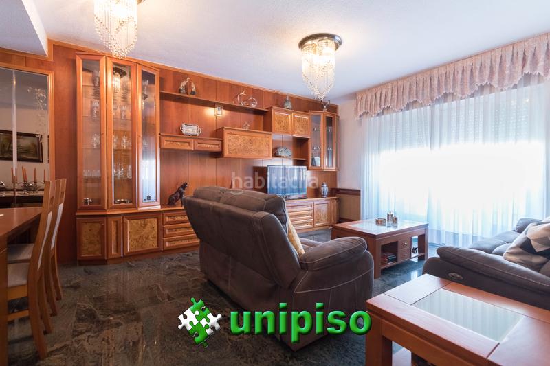Foto b5b3167d-3c93-4e4a-b93f-0ee33f9f60a0. Casa adossada amb calefacció aparcament piscina a Leganés