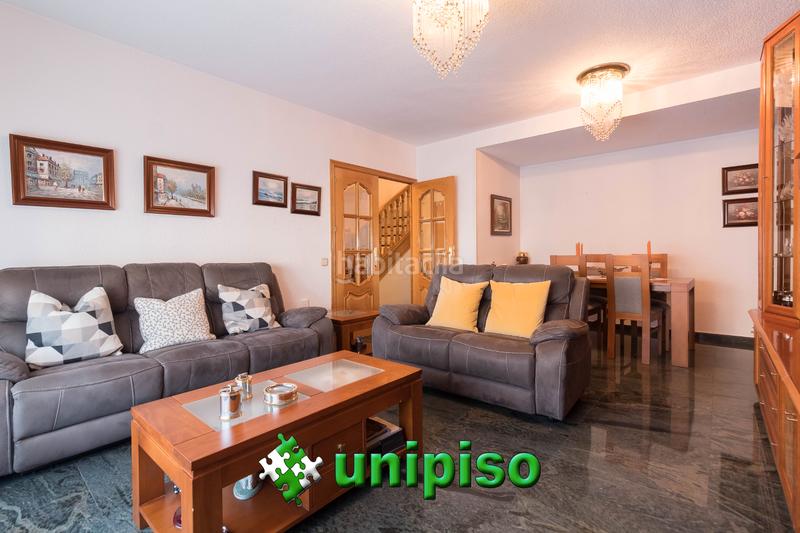 Foto dfb69b38-c674-4e75-8a6c-5c721f6a26c4. Casa adossada amb calefacció aparcament piscina a Leganés