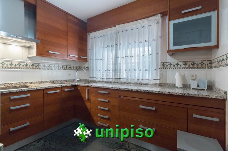 Foto 14f2d42d-80f8-4e36-82b7-bb91bd0600e2. Casa adossada amb calefacció aparcament piscina a Leganés