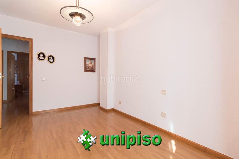 Foto efcc0fd8-dc3a-464e-9bf6-442429f1251d. Casa adossada amb calefacció aparcament piscina a Leganés