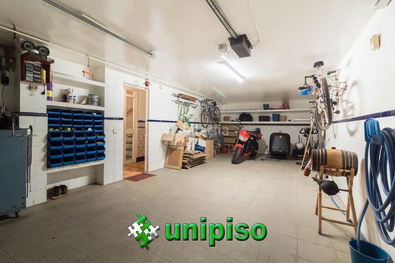 Foto 60cbaf25-3d42-454c-bd5c-cdc2ecbd33e8. Maison jumelée avec chauffage parking piscine dans Valdepelayo-Montepinos-Arroyo Culebro Leganés