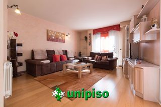 Etagenwohnung in Casco Antiguo