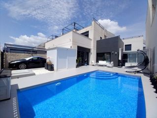 Casa bifamiliare  Galicia. Chalet pareado en venta en ciudad quesada, con 154 m2, 3 habitac
