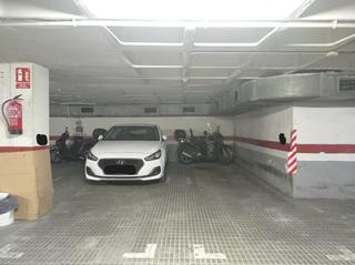 Aparcament cotxe  Carrer de tamarit. Plazas de parking dobles en tamarit