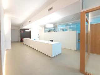 Location Bureau  Carrer del crom. Oficina en zona industrial hospitalet