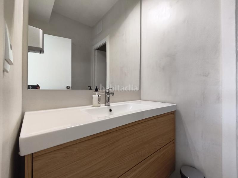 Foto f56ce8b2-109f-470b-8b95-c4b853df3d5f. Ufficio con riscaldamento in Sant Ramon - Maternitat Barcelona