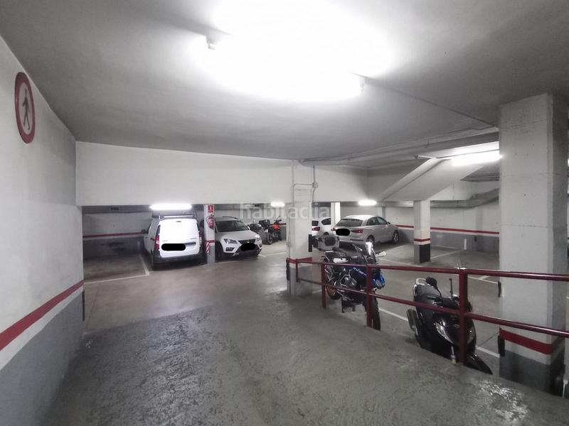 Foto af8c254d-4836-42fb-bbc6-dee8ab7889c7. Alquiler parking coche plaza de aparcamiento en ausias marc en Barcelona