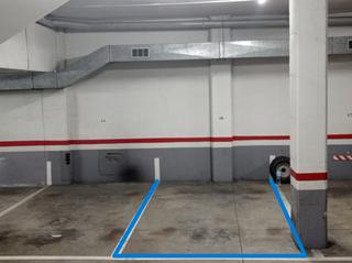 Location Parking voiture  Carrer d'ausiàs marc. Plaza de aparcamiento en ausias marc