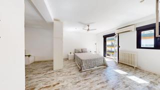 Apartament  Calle peironcely. Vivienda de 1 habitación reformada en entrevías