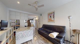 Apartament a Entrevías. Vivienda de 1 habitación reformada en entrevías