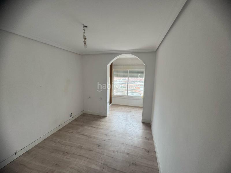 Foto a0df6a72-f42c-4ef7-b7fd-56f1d148bf84. Piso  dos dormitorios con ascensor en Palomeras Bajas Madrid