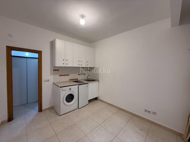 Foto 7467951f-f13e-463f-b5d2-a4e0252db635. Rent studio with heating in Palos de Moguer Madrid