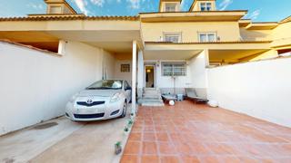 Flat  Calle concha piquer. Chalet adosado en horcajo de santiago con 3 habitaciones patio y