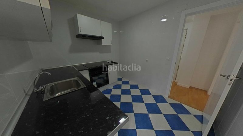 Foto f1bed299-d207-4cde-9555-a4e239c3b4b3. Pis a San Isidro Getafe