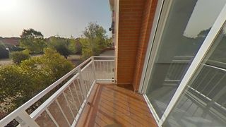 Etagenwohnung  Alfonso x el sabio. Elegante piso alquilado en parla  zona las américas por 201.500