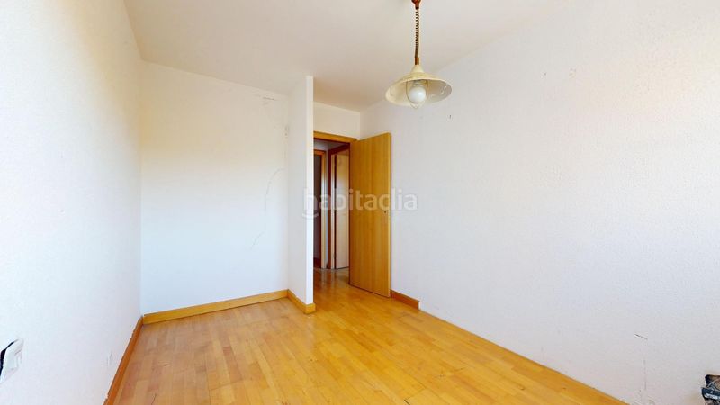 Foto a458a7f3-6bd2-44ac-b150-3dae7c2061c8. Pis amb aparcament piscina a Valdebernardo-Valderribas Madrid