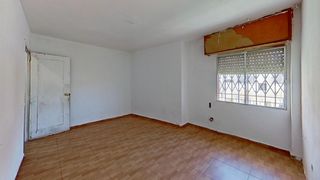 Pis  Sierra morena. Oportunidad de inversión piso de 3 dormitorios con gran potencia