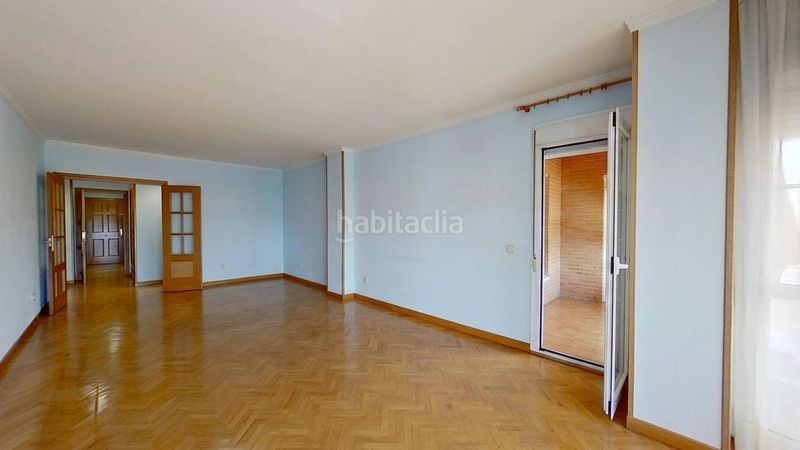 Foto 1b99c57f-0e61-4bb2-9181-a42b89b4be1a. Pis amb piscina a Centro Getafe