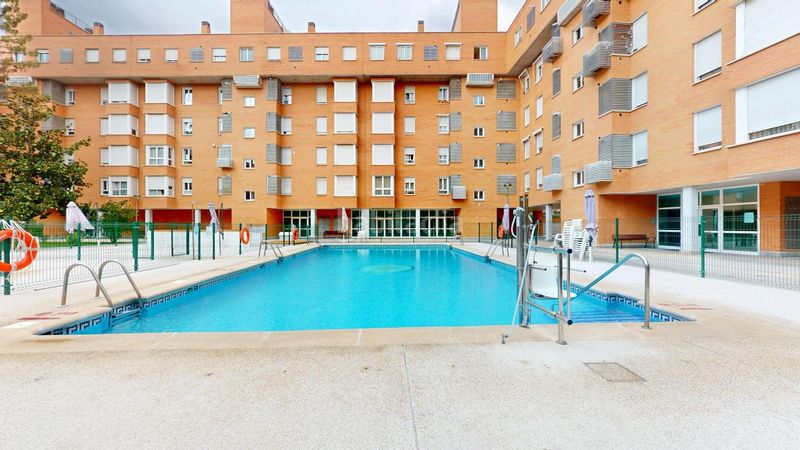 Foto 458e4b8e-8212-4e76-a52a-21315d5141e8. Àtic amb calefacció aparcament piscina a Horcajo Madrid