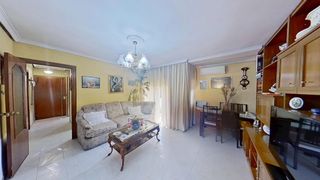 Etagenwohnung  Calle ruidera. Piso 3 dorm. con terraza en entrevías  200.000